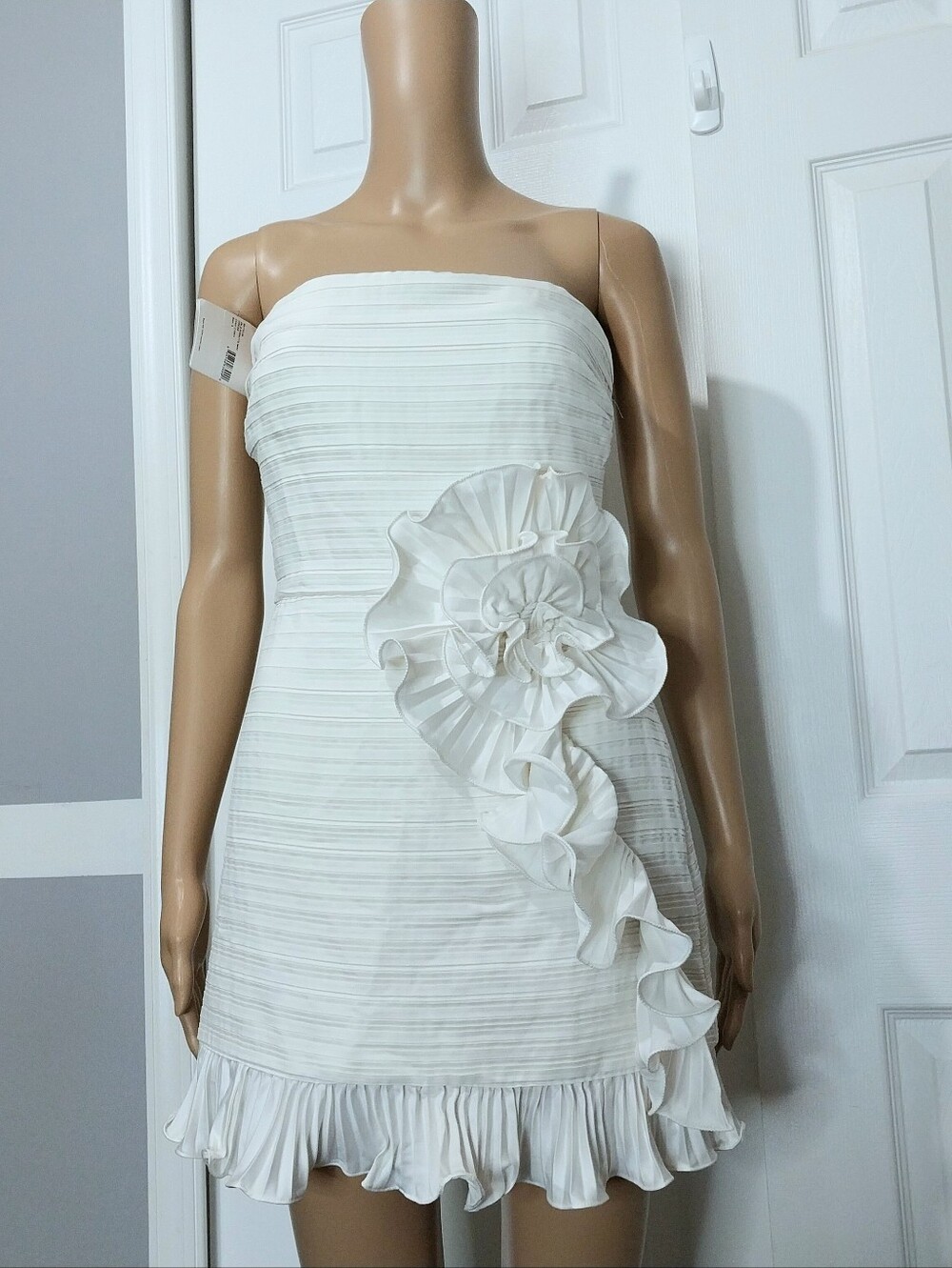 AMUR Isla Strapless Rosette Ruffle-Trim Mini Dress, NWT,‎ Size 4